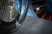 DT SWISS ARC 1400 DICUT disc brake wheel, carbon clincher 38 x 20 mm rim, front click to zoom image